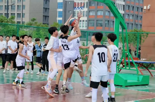 军事化管理(图8) 军事化管理(图8)