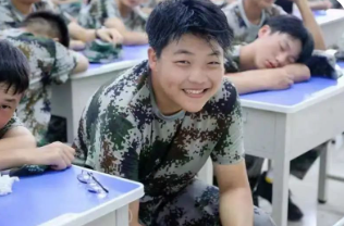 军事化管理(图5) 军事化管理(图5)