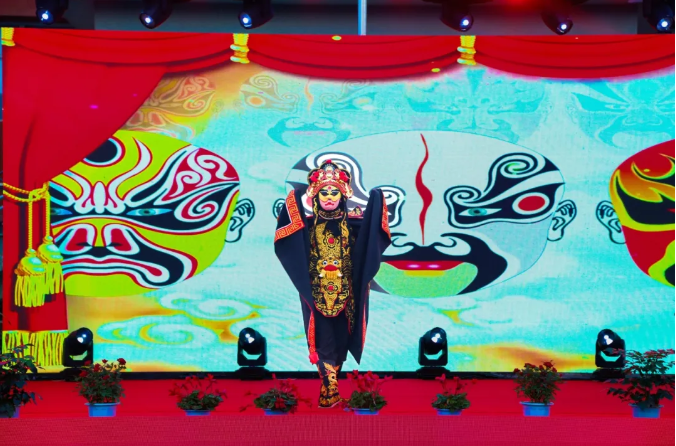 青春作答,祖国听!这场迎新晚会当“燃”要看(图2) 青春作答,祖国听!这场迎新晚会当“燃”要看(图2)