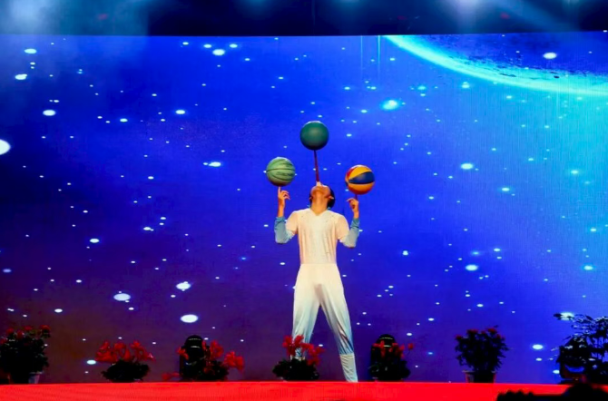 青春作答,祖国听!这场迎新晚会当“燃”要看(图8) 青春作答,祖国听!这场迎新晚会当“燃”要看(图8)