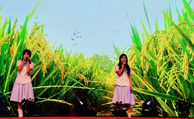 青春作答,祖国听!这场迎新晚会当“燃”要看(图12) 青春作答,祖国听!这场迎新晚会当“燃”要看(图12)